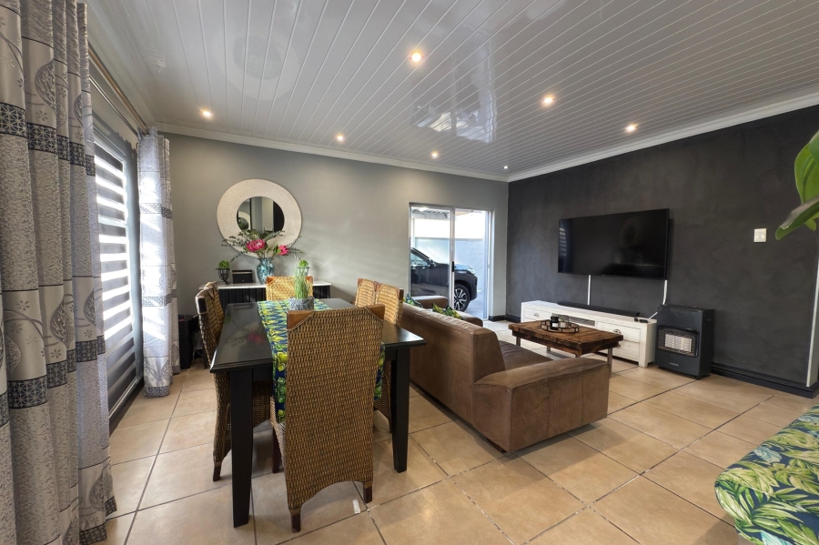 2 Bedroom Property for Sale in Kensington Western Cape